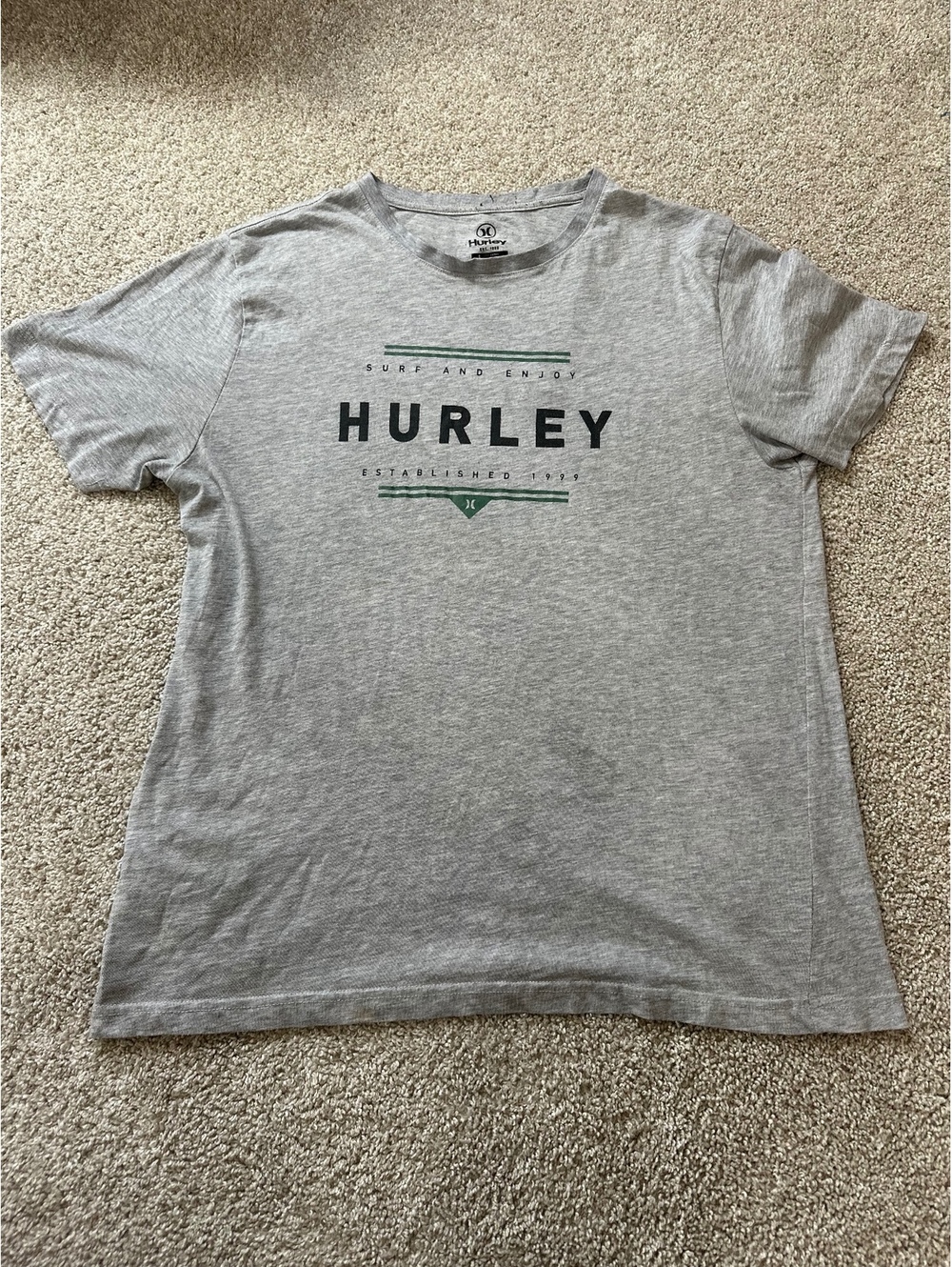 Hurley gray graphic t-shirt